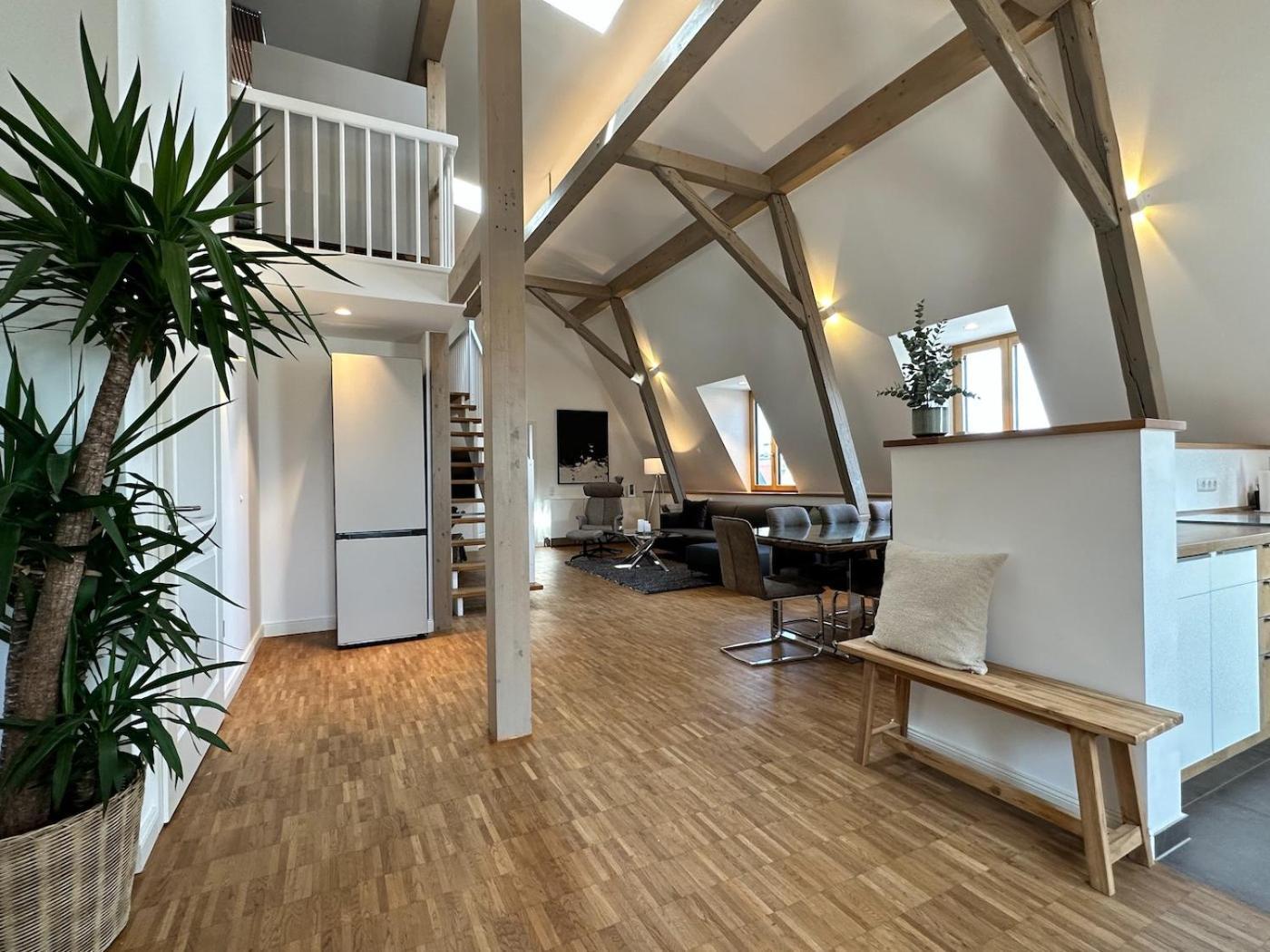 アウグスブルクTruly - Viel Platz Fuer Business & Familie - Modern, Garage, Fahrstuhlアパートメント エクステリア 写真