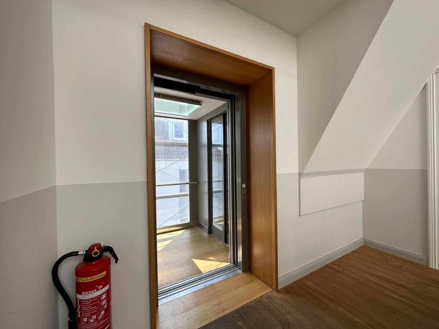 アウグスブルクTruly - Viel Platz Fuer Business & Familie - Modern, Garage, Fahrstuhlアパートメント エクステリア 写真