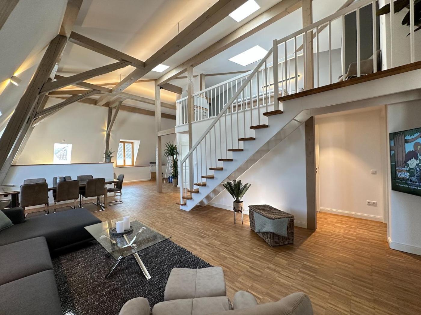 アウグスブルクTruly - Viel Platz Fuer Business & Familie - Modern, Garage, Fahrstuhlアパートメント エクステリア 写真